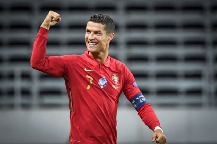 Chiều cao cân nặng của Ronaldo là bao nhiêu? 